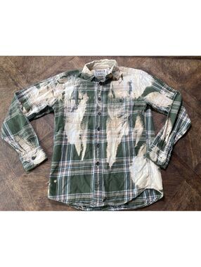 Franklin Flannels Green bleach plaid distressed button down women’s size small